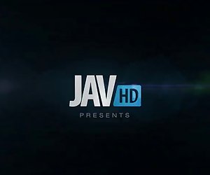 Палав Биг titty rika aina gangbanged на дивана