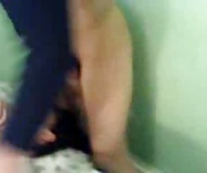 Казахски момиче получава прецака с нея казахски bf и неговия приятел