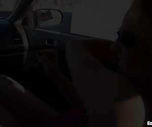 Блондинка Хукър чука трудно за пари